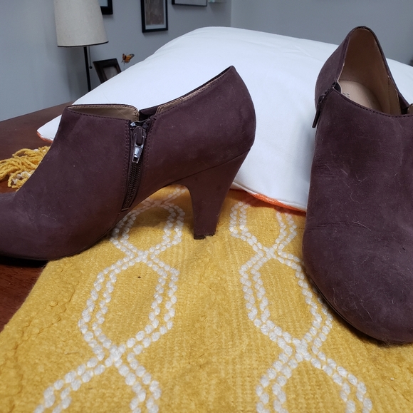 Naturalizer Brown suede Booties - Picture 2 of 3